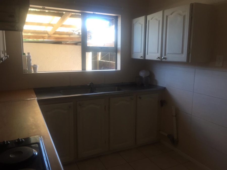 To Let 3 Bedroom Property for Rent in Amalinda Eastern Cape